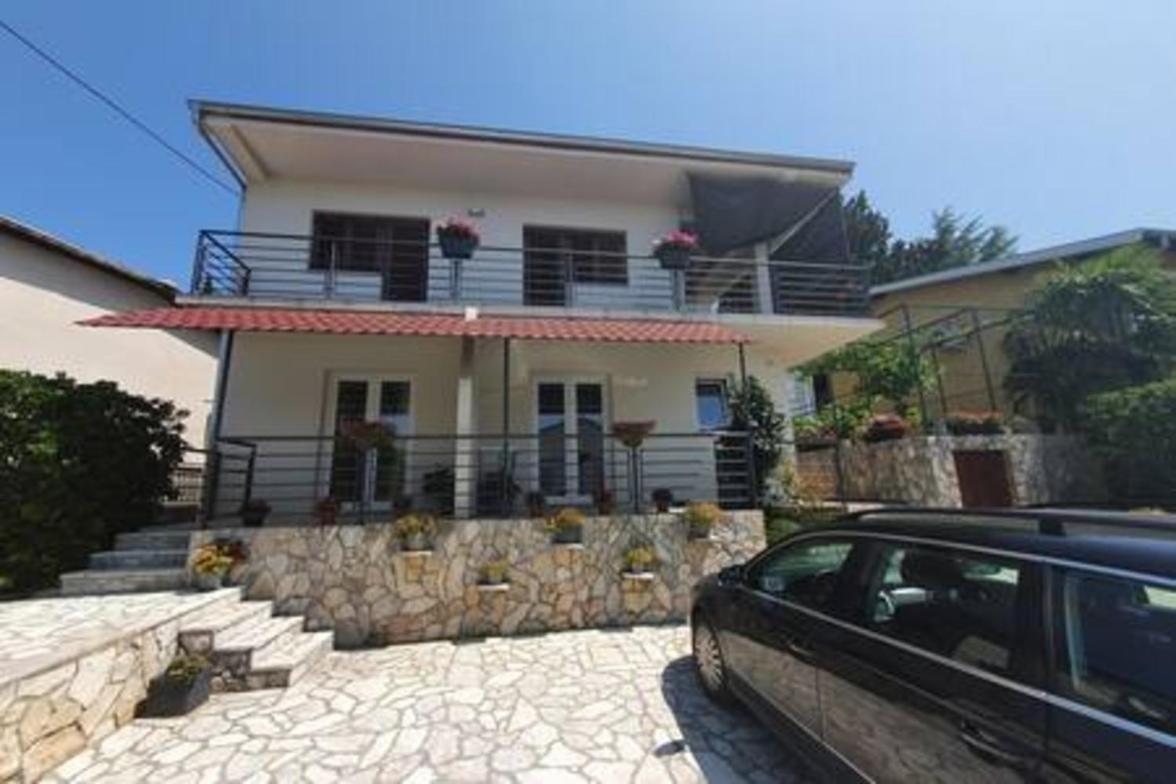 Apartment Small Near The In Gornji Karin Anić